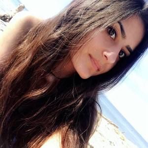 Meet your Posher, Chanel